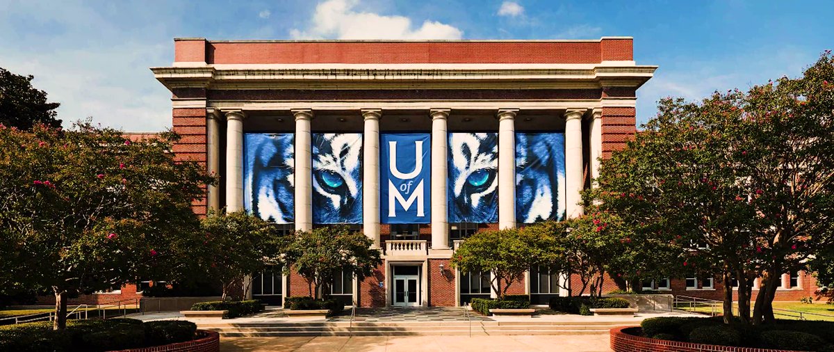 Picture of University of Memphis Admin Building