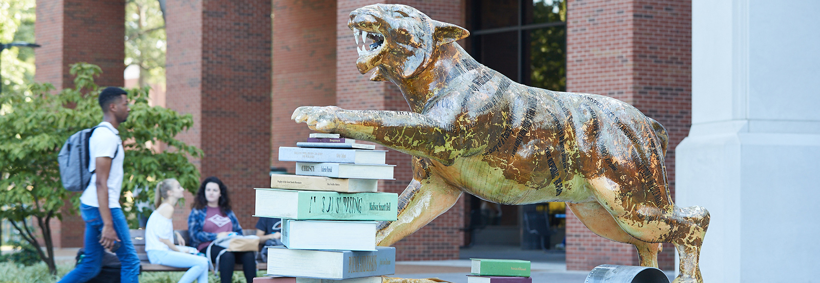 Tiger statue in front of U of M library