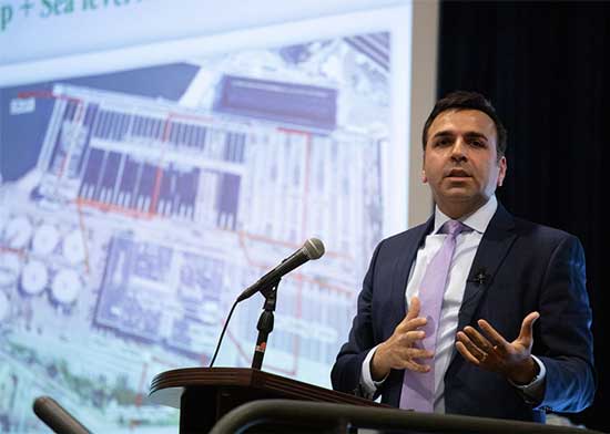 Rouzbeh Ross Nazari, UofM Department of Civil Engineering chair speaks at a conference