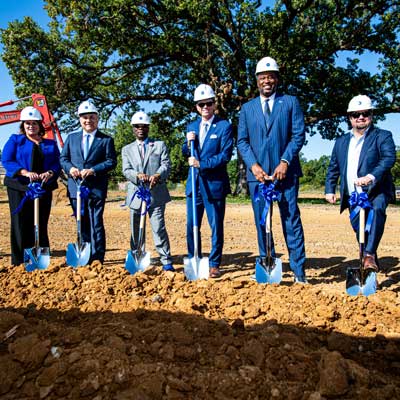 UofM leadership at groundbreaking for new apartment-style housing on Park Avenue Campus