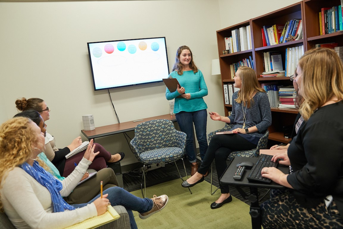 social and behavioral science graduate students collaborating